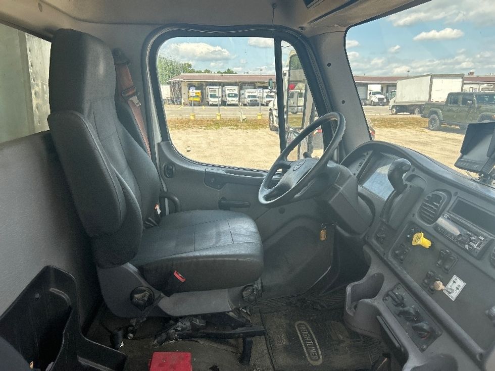 Refrigerated Truck-Light and Medium Duty Trucks-Freightliner-2019-M2-Braintree-MA-243,657\n\t\tmiles-$ 31,500 - Image 22