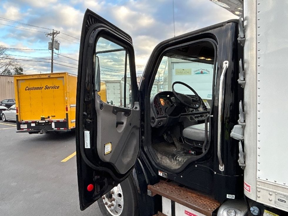 Refrigerated Truck-Light and Medium Duty Trucks-Freightliner-2019-M2-Braintree-MA-280,723\n\t\tmiles-$ 25,250 - Image 11