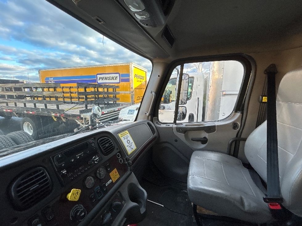Refrigerated Truck-Light and Medium Duty Trucks-Freightliner-2019-M2-Braintree-MA-280,723\n\t\tmiles-$ 25,250 - Image 14