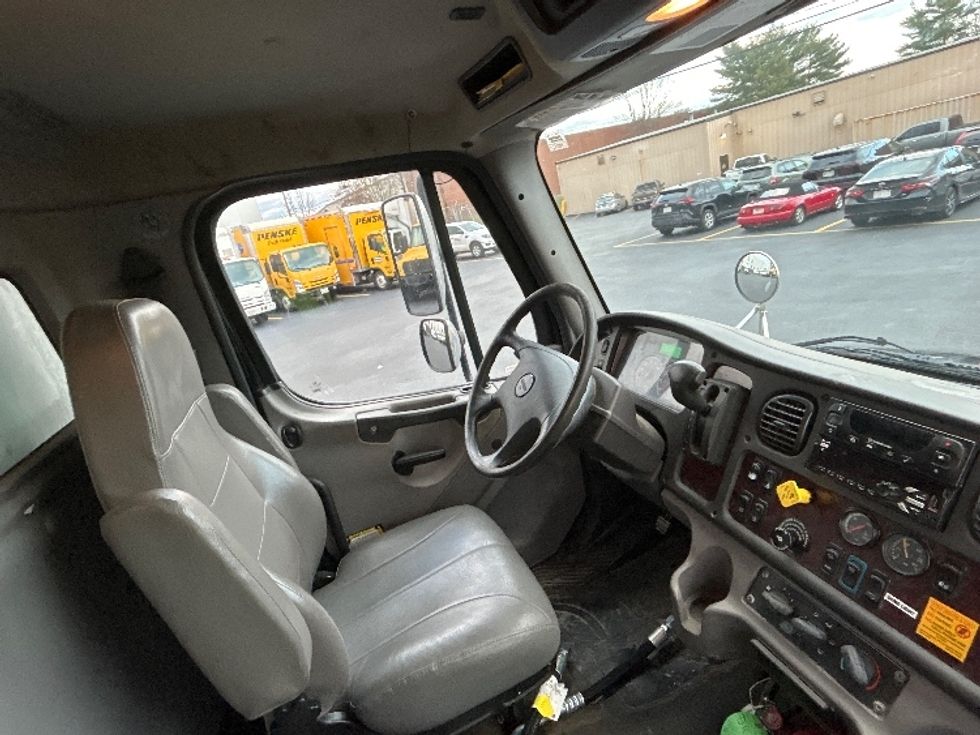 Refrigerated Truck-Light and Medium Duty Trucks-Freightliner-2019-M2-Braintree-MA-280,723\n\t\tmiles-$ 25,250 - Image 17