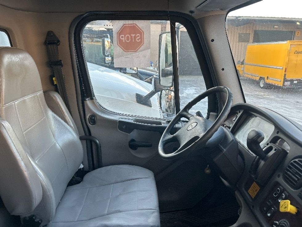 Refrigerated Truck-Light and Medium Duty Trucks-Freightliner-2019-M2-Braintree-MA-284,000\n\t\tmiles-$ 25,000 - Image 22