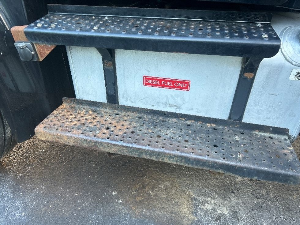 Refrigerated Truck-Light and Medium Duty Trucks-Freightliner-2019-M2-Braintree-MA-284,000\n\t\tmiles-$ 25,000 - Image 27