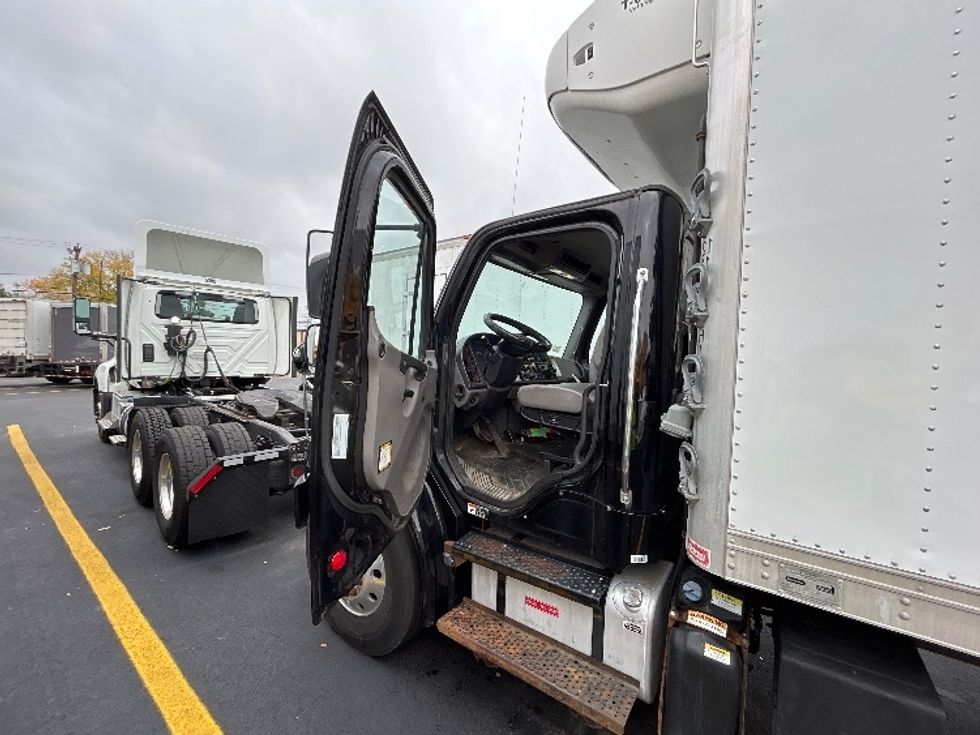 Refrigerated Truck-Light and Medium Duty Trucks-Freightliner-2019-M2-Braintree-MA-300,110\n\t\tmiles-$ 23,000 - Image 16