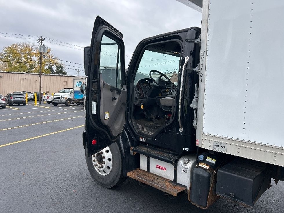 Refrigerated Truck-Light and Medium Duty Trucks-Freightliner-2019-M2-Braintree-MA-341,506\n\t\tmiles-$ 21,250 - Image 14