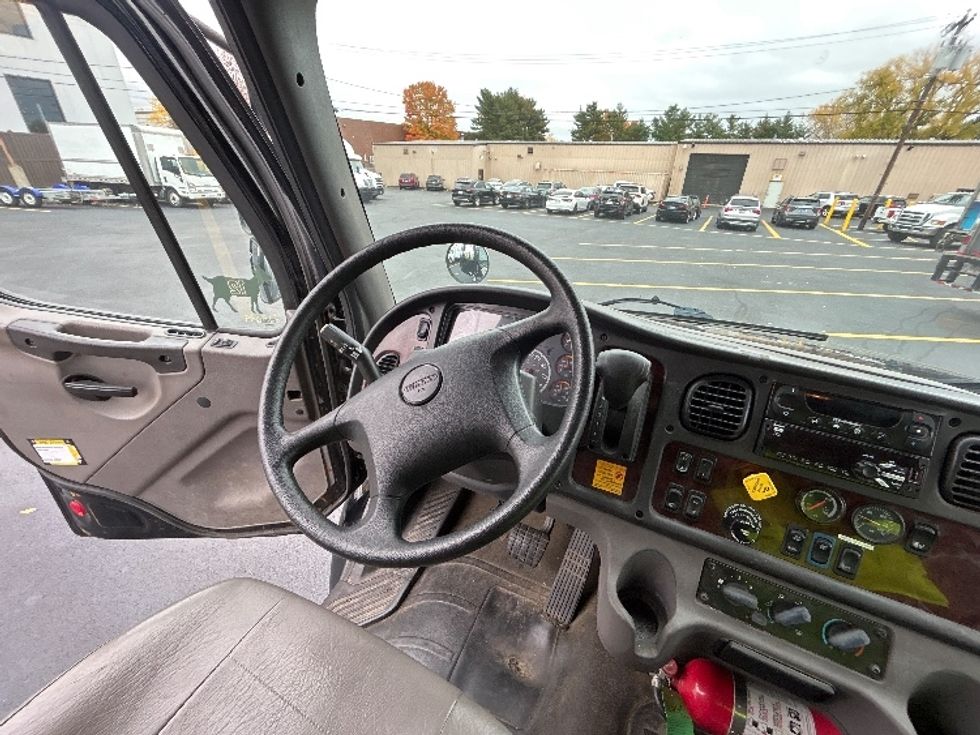 Refrigerated Truck-Light and Medium Duty Trucks-Freightliner-2019-M2-Braintree-MA-341,506\n\t\tmiles-$ 21,250 - Image 17