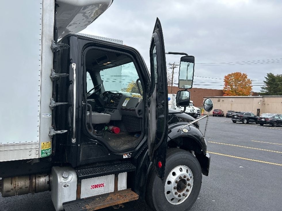 Refrigerated Truck-Light and Medium Duty Trucks-Freightliner-2019-M2-Braintree-MA-341,506\n\t\tmiles-$ 21,250 - Image 19
