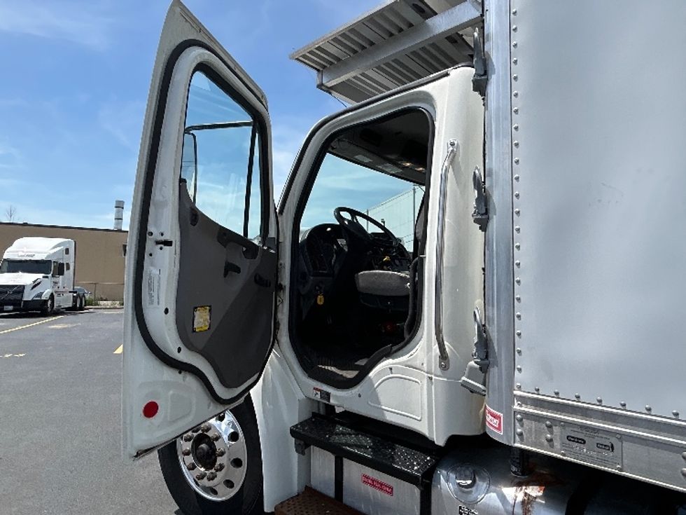 Refrigerated Truck-Light and Medium Duty Trucks-Freightliner-2019-M2-Braintree-MA-34,819\n\t\tmiles-$ 56,000 - Image 16