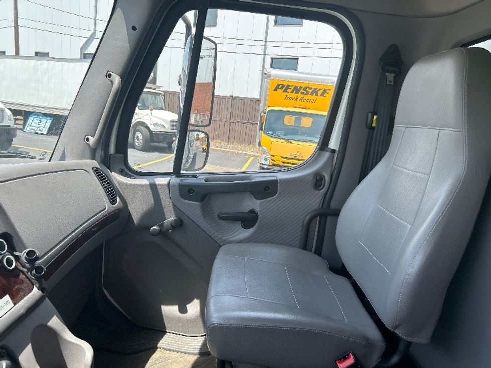 Refrigerated Truck-Light and Medium Duty Trucks-Freightliner-2019-M2-Braintree-MA-34,819\n\t\tmiles-$ 56,000 - Image 19