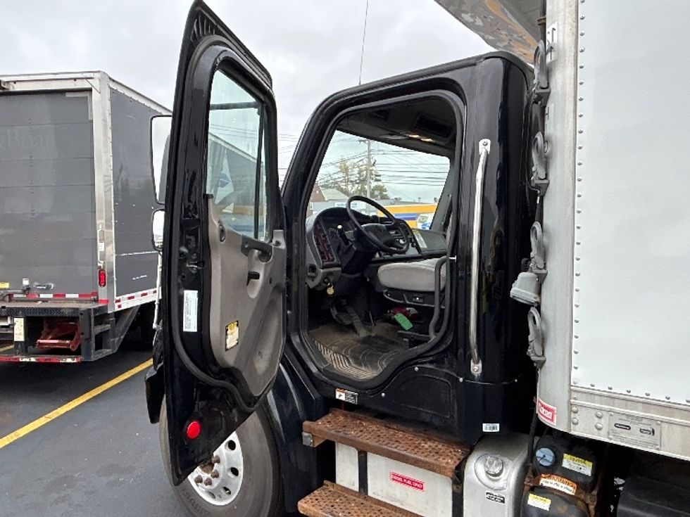 Refrigerated Truck-Light and Medium Duty Trucks-Freightliner-2019-M2-Braintree-MA-387,921\n\t\tmiles-$ 21,250 - Image 14