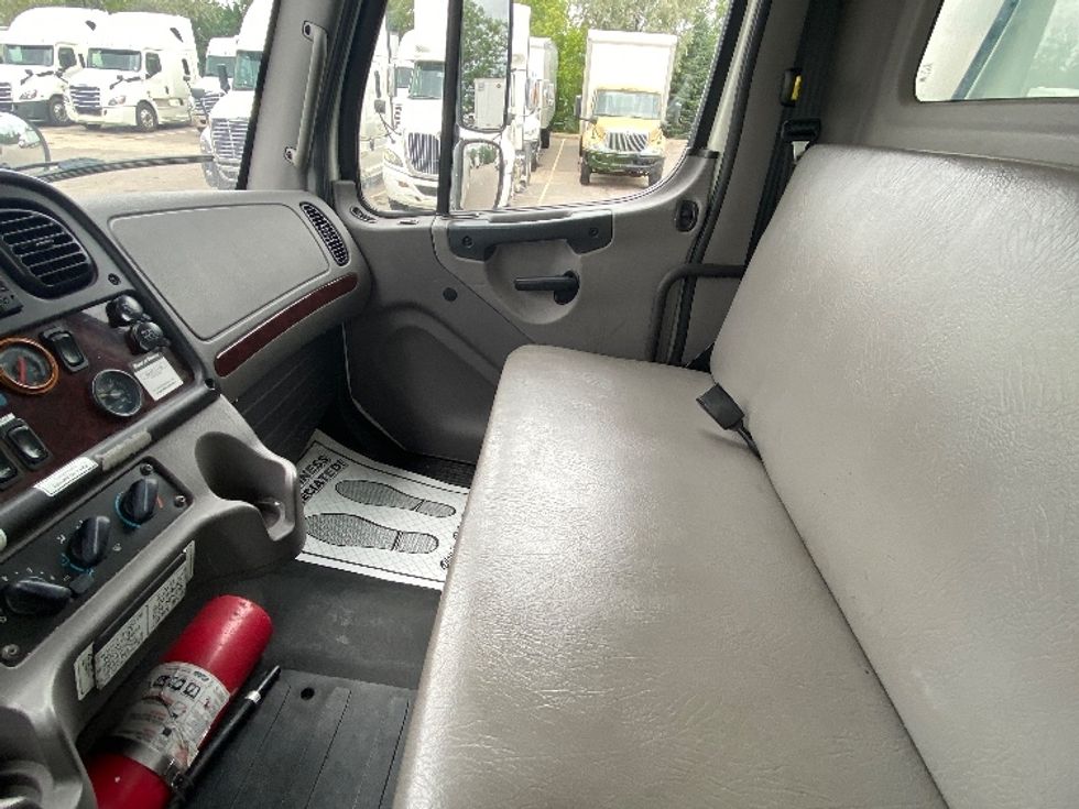 Refrigerated Truck-Light and Medium Duty Trucks-Freightliner-2019-M2-Brampton-ON-314,453\n\t\tkm-$ 60,750 - Image 19