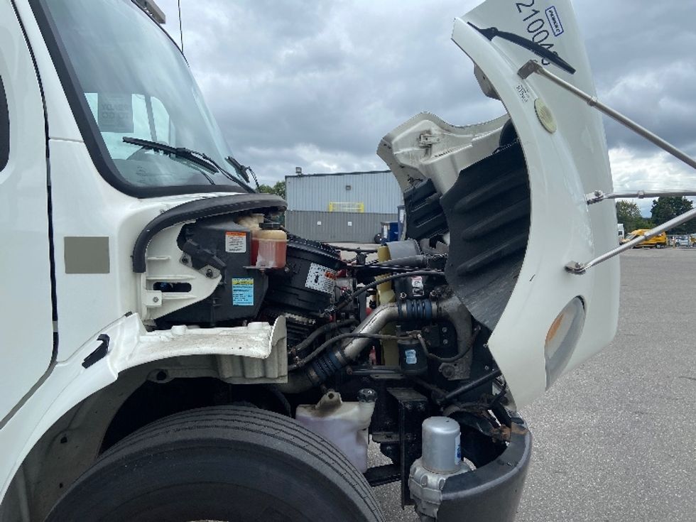 Refrigerated Truck-Light and Medium Duty Trucks-Freightliner-2019-M2-Brampton-ON-314,453\n\t\tkm-$ 60,750 - Image 23