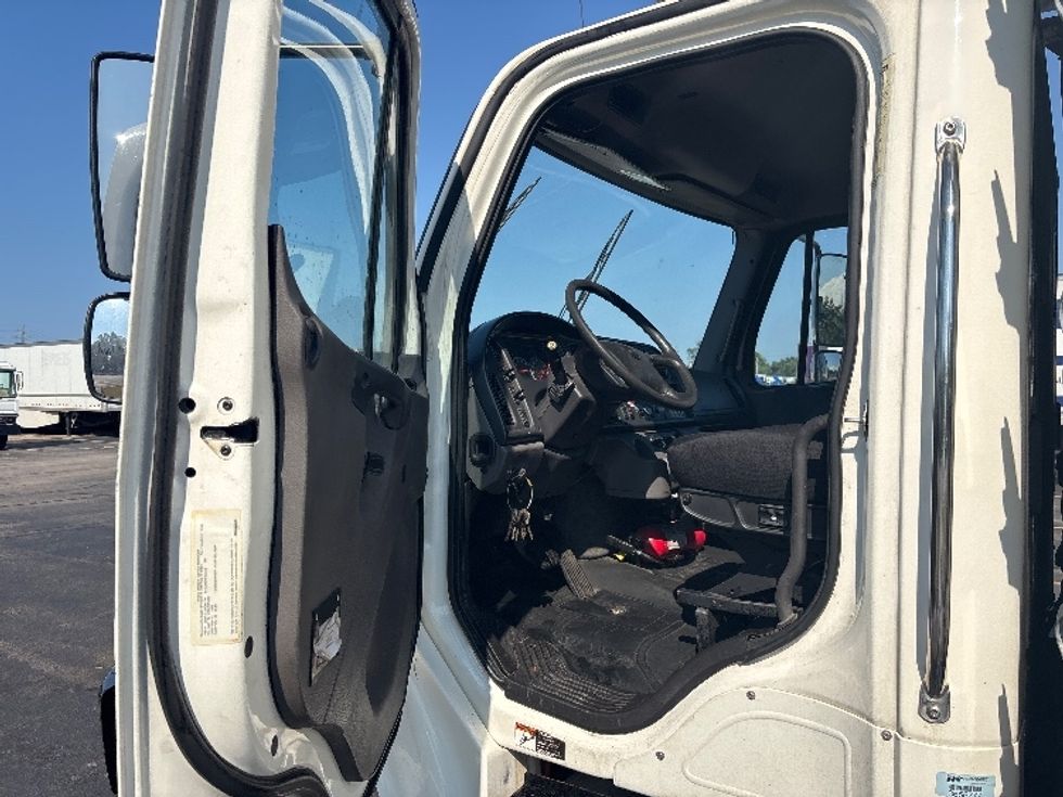 Refrigerated Truck-Light and Medium Duty Trucks-Freightliner-2019-M2-Brook Park-OH-289,857\n\t\tmiles-$ 29,250 - Image 16