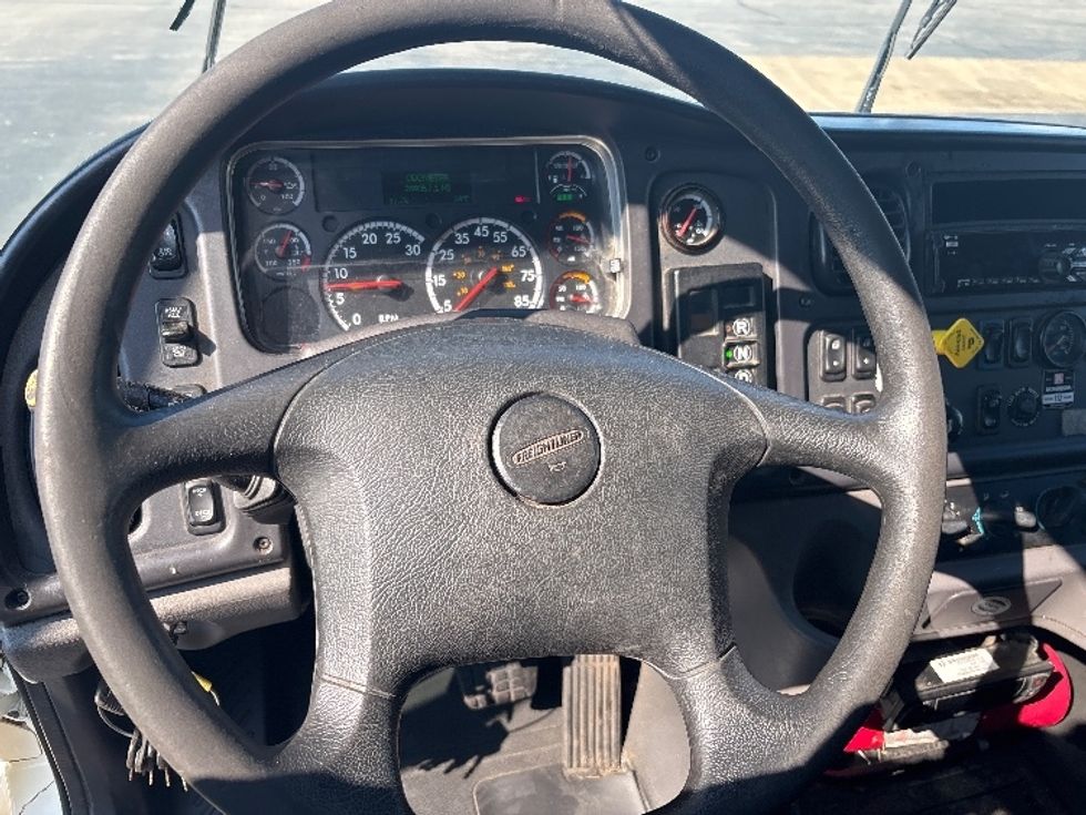 Refrigerated Truck-Light and Medium Duty Trucks-Freightliner-2019-M2-Brook Park-OH-289,857\n\t\tmiles-$ 29,250 - Image 18
