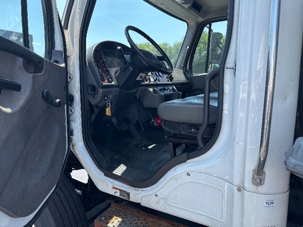 Refrigerated Truck-Light and Medium Duty Trucks-Freightliner-2019-M2-Burlington-NJ-232,308\n\t\tmiles-$ 50,000 - Image 16