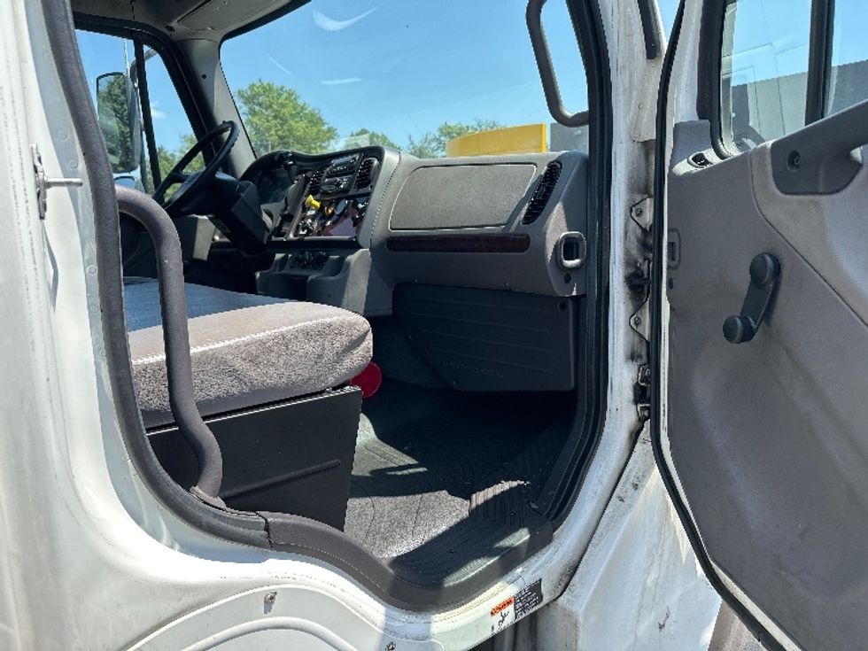 Refrigerated Truck-Light and Medium Duty Trucks-Freightliner-2019-M2-Burlington-NJ-232,308\n\t\tmiles-$ 50,000 - Image 20