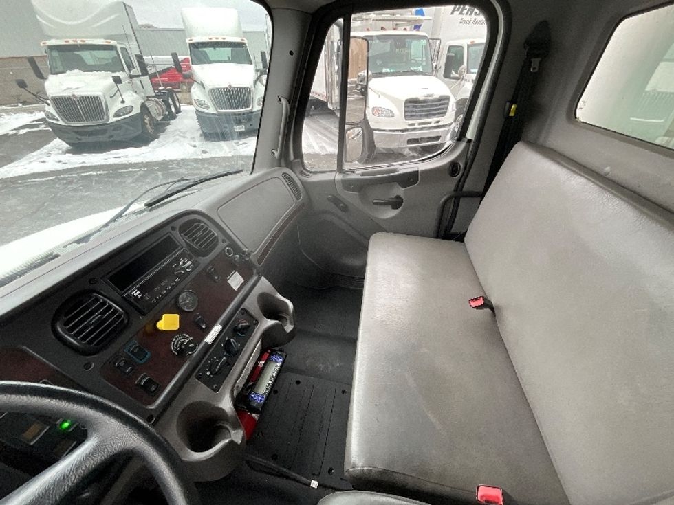 Refrigerated Truck-Light and Medium Duty Trucks-Freightliner-2019-M2-Burlington-ON-315,483\n\t\tkm-$ 59,250 - Image 19
