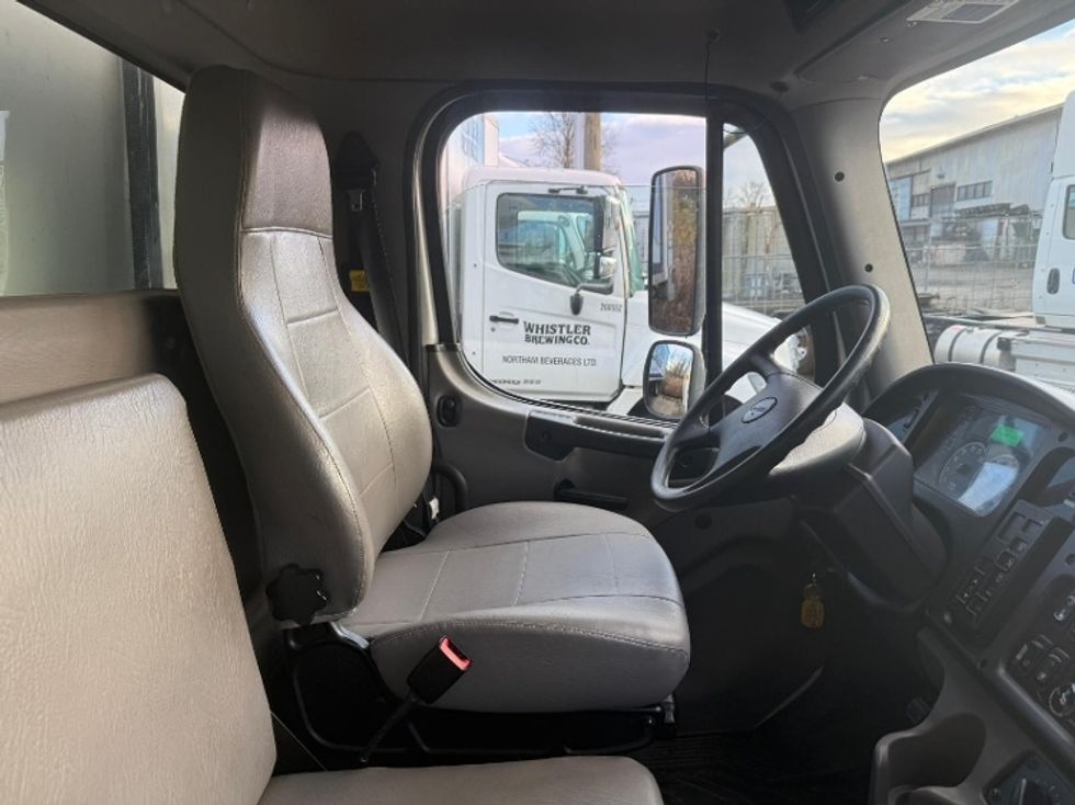 Refrigerated Truck-Light and Medium Duty Trucks-Freightliner-2019-M2-Burnaby-BC-163,461\n\t\tkm-$ 82,000 - Image 22