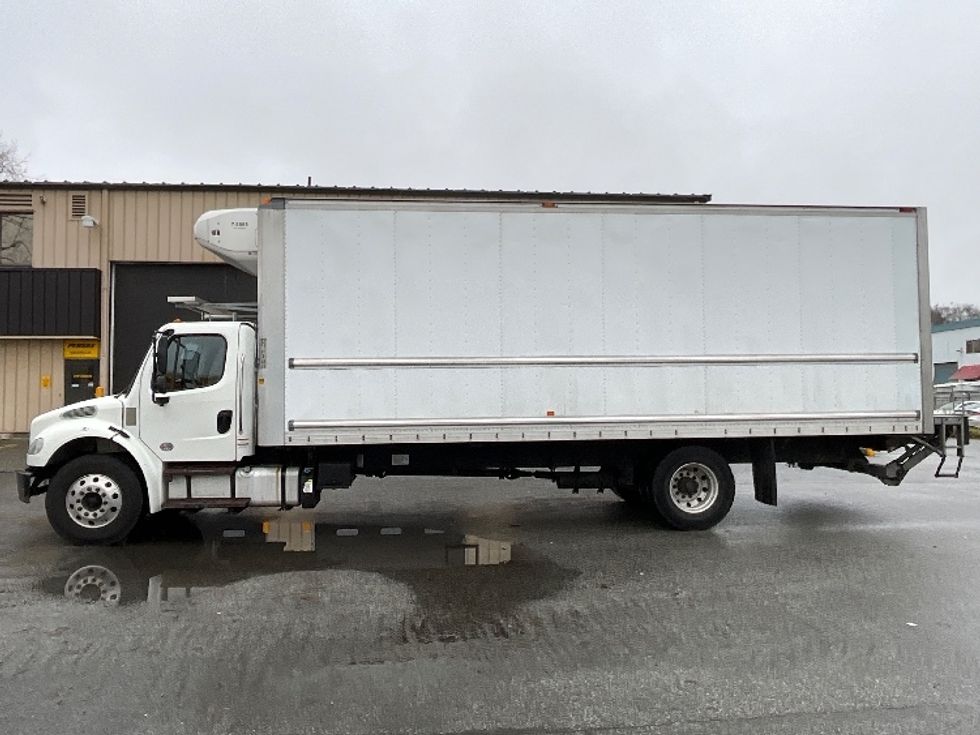 Refrigerated Truck-Light and Medium Duty Trucks-Freightliner-2019-M2-Burnaby-BC-163,461\n\t\tkm-$ 82,000 - Image 4