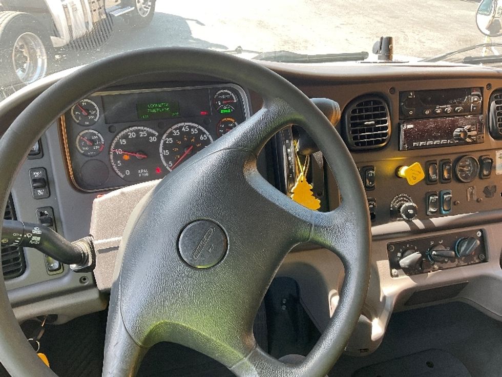 Refrigerated Truck-Light and Medium Duty Trucks-Freightliner-2019-M2-Capitol Heights-MD-218,460\n\t\tmiles-$ 44,750 - Image 17