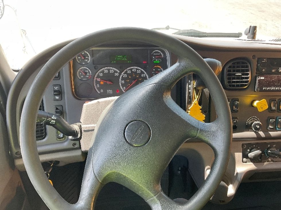 Refrigerated Truck-Light and Medium Duty Trucks-Freightliner-2019-M2-Capitol Heights-MD-218,460\n\t\tmiles-$ 44,750 - Image 18