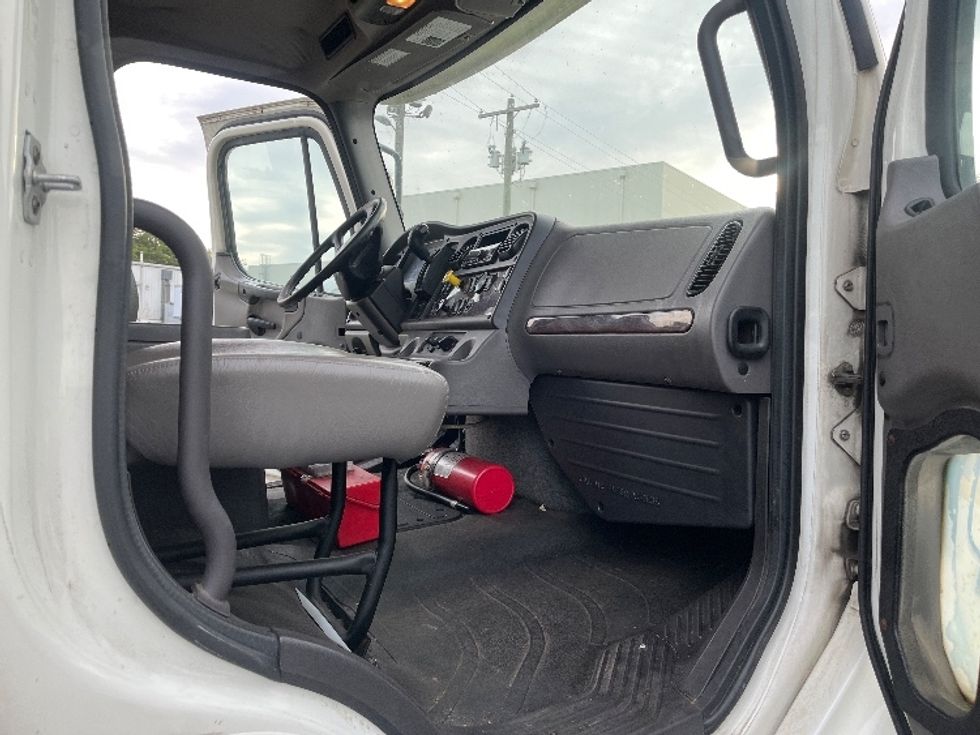 Refrigerated Truck-Light and Medium Duty Trucks-Freightliner-2019-M2-Capitol Heights-MD-238,758\n\t\tmiles-$ 41,500 - Image 20
