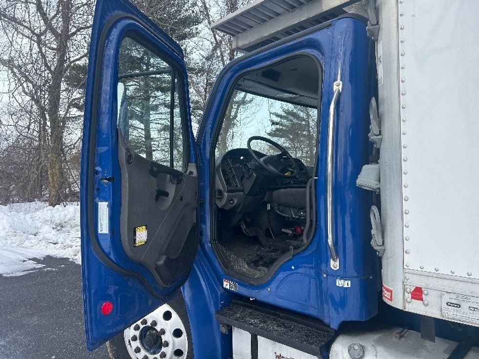 Refrigerated Truck-Light and Medium Duty Trucks-Freightliner-2019-M2-Central Islip-NY-165,122\n\t\tmiles-$ 45,750 - Image 16