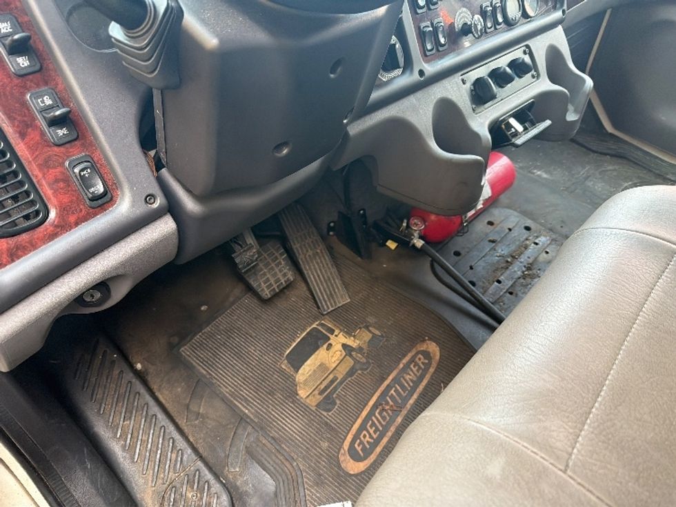 Refrigerated Truck-Light and Medium Duty Trucks-Freightliner-2019-M2-Chicopee-MA-149,482\n\t\tmiles-$ 40,000 - Image 15