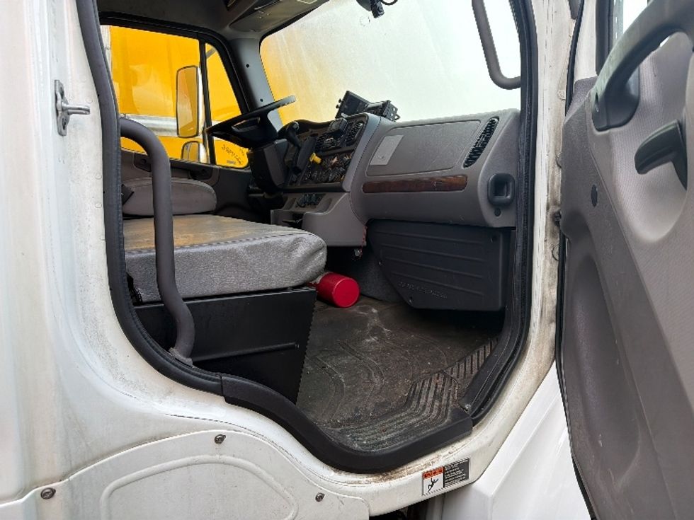 Refrigerated Truck-Light and Medium Duty Trucks-Freightliner-2019-M2-Chicopee-MA-149,482\n\t\tmiles-$ 40,000 - Image 18