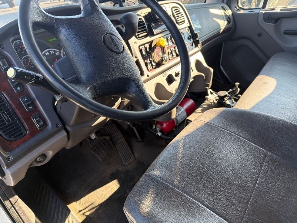 Refrigerated Truck-Light and Medium Duty Trucks-Freightliner-2019-M2-Chicopee-MA-150,739\n\t\tmiles-$ 40,250 - Image 15