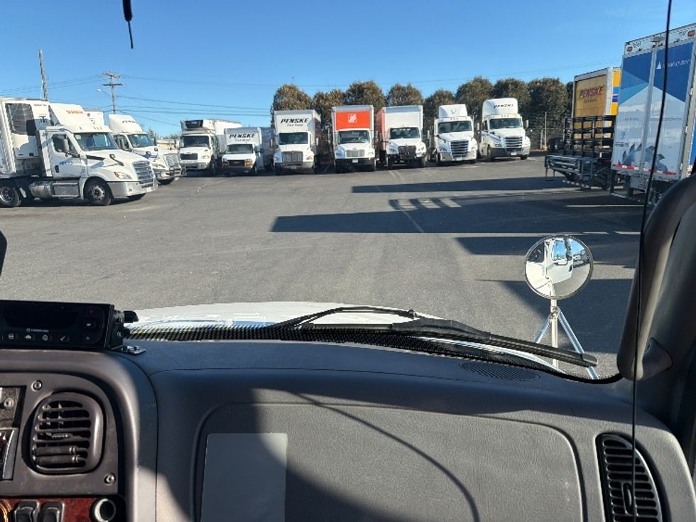 Refrigerated Truck-Light and Medium Duty Trucks-Freightliner-2019-M2-Chicopee-MA-150,739\n\t\tmiles-$ 40,250 - Image 19