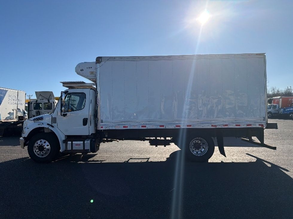 Refrigerated Truck-Light and Medium Duty Trucks-Freightliner-2019-M2-Chicopee-MA-150,739\n\t\tmiles-$ 40,250 - Image 4