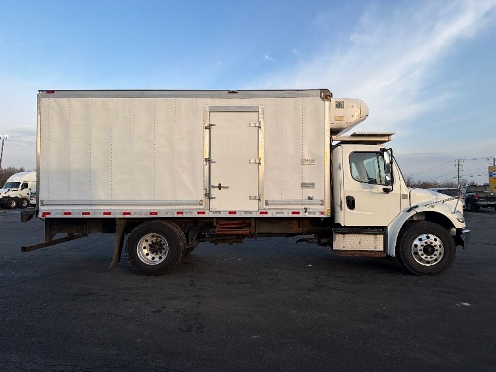 Refrigerated Truck-Light and Medium Duty Trucks-Freightliner-2019-M2-Chicopee-MA-164,375\n\t\tmiles-$ 39,000 - Image 13