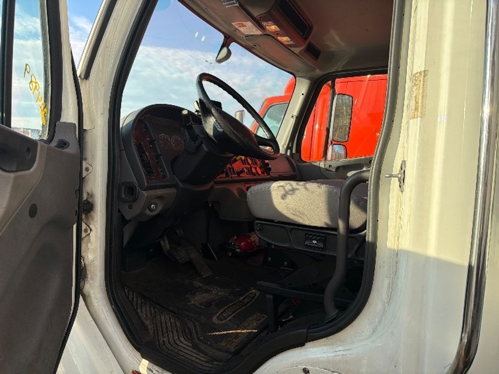 Refrigerated Truck-Light and Medium Duty Trucks-Freightliner-2019-M2-Chicopee-MA-164,375\n\t\tmiles-$ 39,000 - Image 14