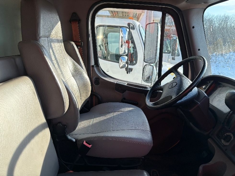 Refrigerated Truck-Light and Medium Duty Trucks-Freightliner-2019-M2-Chicopee-MA-164,375\n\t\tmiles-$ 39,000 - Image 20