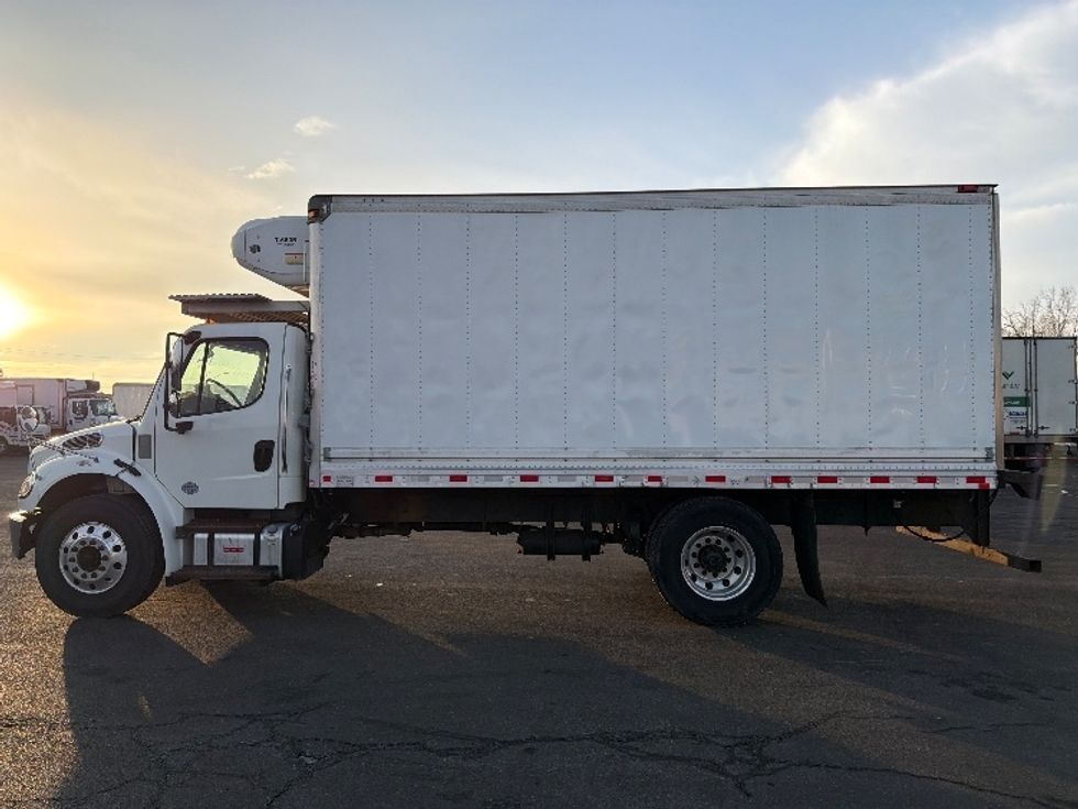 Refrigerated Truck-Light and Medium Duty Trucks-Freightliner-2019-M2-Chicopee-MA-164,375\n\t\tmiles-$ 39,000 - Image 4