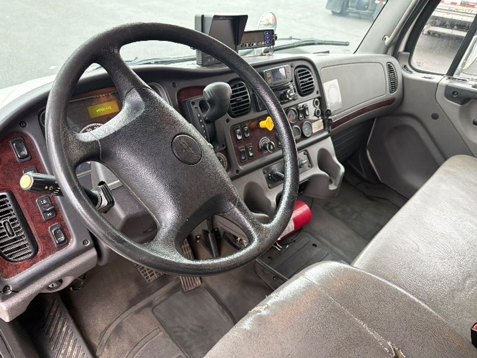 Refrigerated Truck-Light and Medium Duty Trucks-Freightliner-2019-M2-Chicopee-MA-185,303\n\t\tmiles-$ 36,750 - Image 14