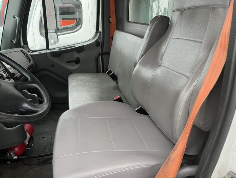 Refrigerated Truck-Light and Medium Duty Trucks-Freightliner-2019-M2-Chicopee-MA-185,303\n\t\tmiles-$ 36,750 - Image 19