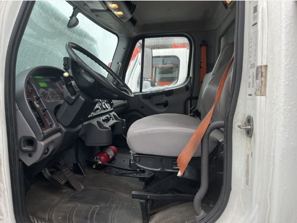 Refrigerated Truck-Light and Medium Duty Trucks-Freightliner-2019-M2-Chicopee-MA-185,303\n\t\tmiles-$ 36,750 - Image 20