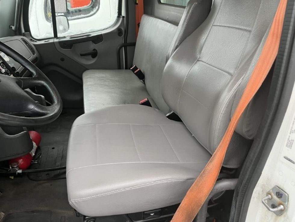 Refrigerated Truck-Light and Medium Duty Trucks-Freightliner-2019-M2-Chicopee-MA-185,303\n\t\tmiles-$ 36,750 - Image 23