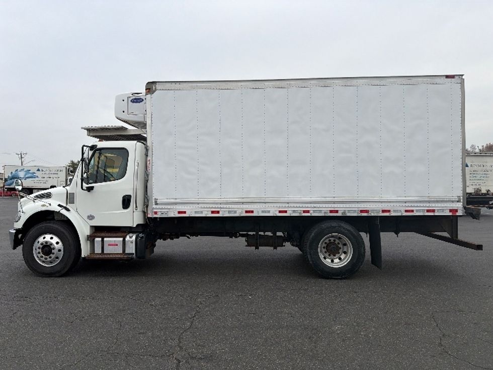 Refrigerated Truck-Light and Medium Duty Trucks-Freightliner-2019-M2-Chicopee-MA-185,303\n\t\tmiles-$ 36,750 - Image 4