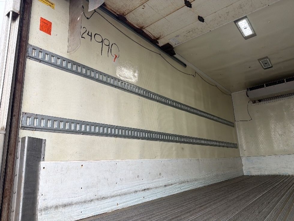 Refrigerated Truck-Light and Medium Duty Trucks-Freightliner-2019-M2-Chicopee-MA-185,303\n\t\tmiles-$ 36,750 - Image 9