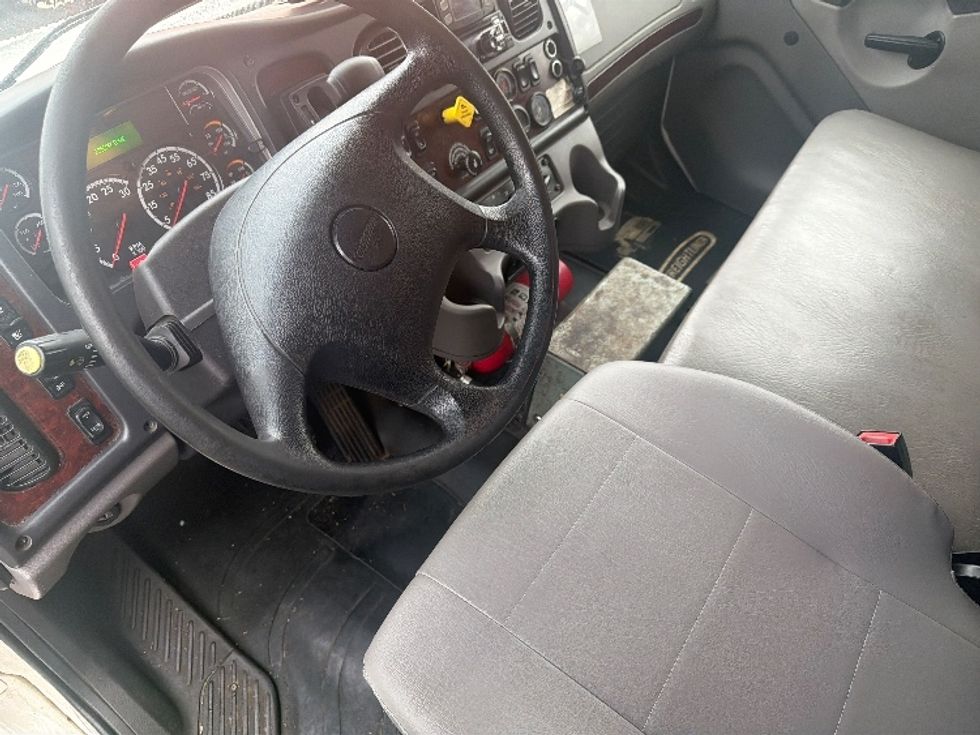 Refrigerated Truck-Light and Medium Duty Trucks-Freightliner-2019-M2-Chicopee-MA-185,937\n\t\tmiles-$ 35,750 - Image 15