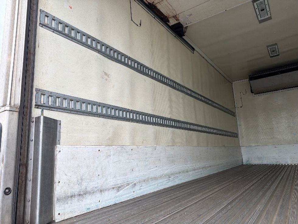 Refrigerated Truck-Light and Medium Duty Trucks-Freightliner-2019-M2-Chicopee-MA-185,937\n\t\tmiles-$ 35,750 - Image 9