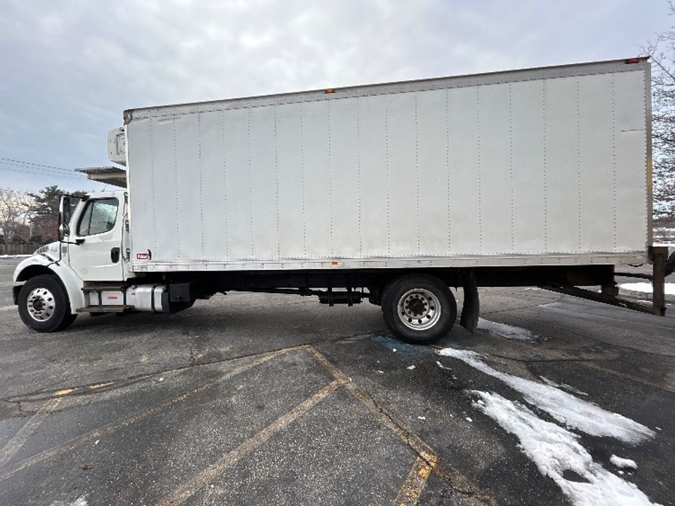 Refrigerated Truck-Light and Medium Duty Trucks-Freightliner-2019-M2-Chicopee-MA-212,474\n\t\tmiles-$ 43,500 - Image 4