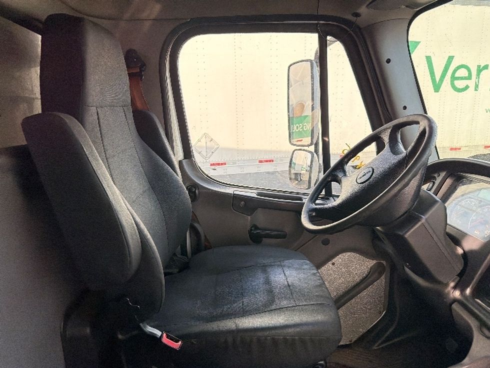 Refrigerated Truck-Light and Medium Duty Trucks-Freightliner-2019-M2-Chicopee-MA-255,269\n\t\tmiles-$ 52,750 - Image 21