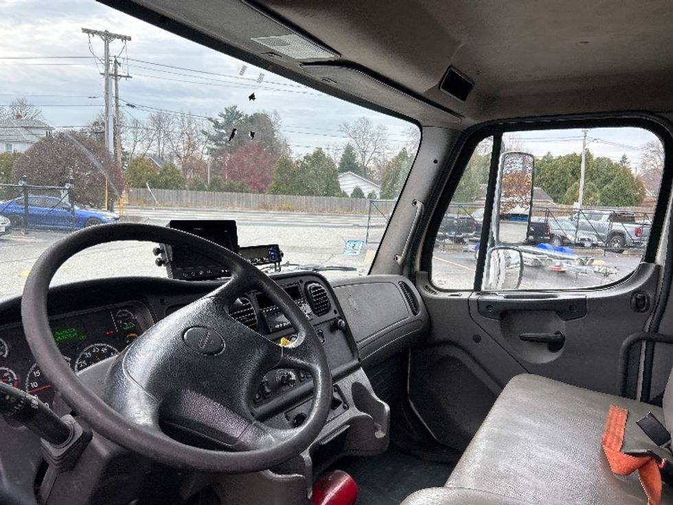 Refrigerated Truck-Light and Medium Duty Trucks-Freightliner-2019-M2-Chicopee-MA-263,762\n\t\tmiles-$ 27,750 - Image 17