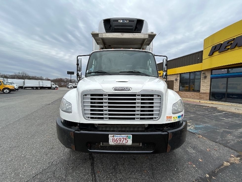 Refrigerated Truck-Light and Medium Duty Trucks-Freightliner-2019-M2-Chicopee-MA-263,762\n\t\tmiles-$ 27,750 - Image 2