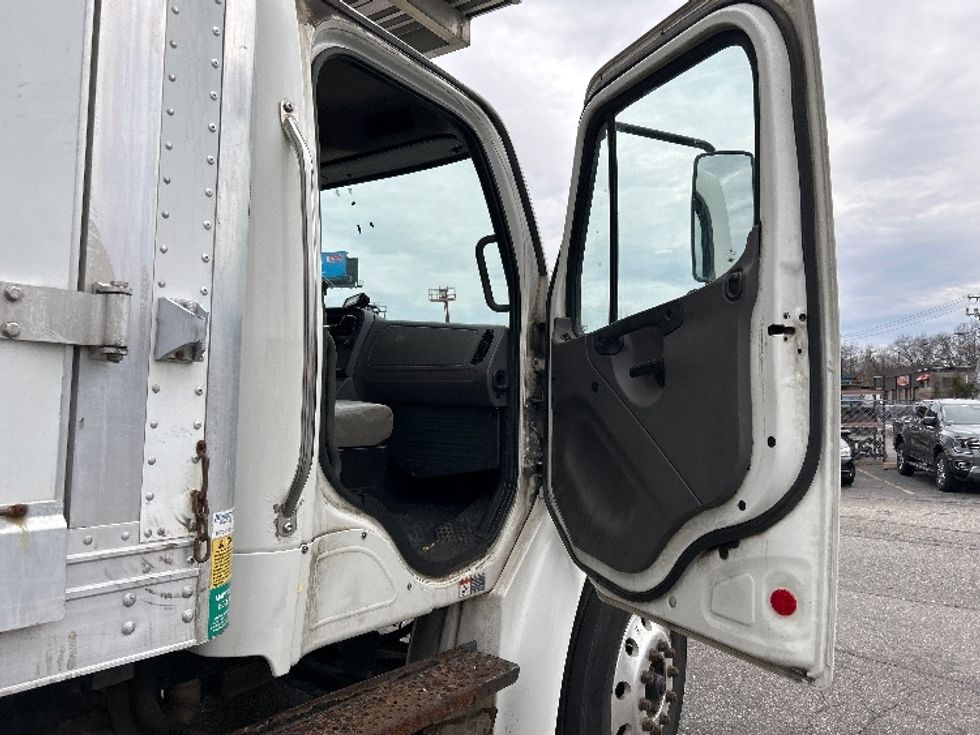 Refrigerated Truck-Light and Medium Duty Trucks-Freightliner-2019-M2-Chicopee-MA-263,762\n\t\tmiles-$ 27,750 - Image 20