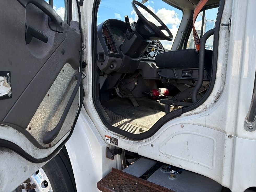 Refrigerated Truck-Light and Medium Duty Trucks-Freightliner-2019-M2-Chicopee-MA-264,570\n\t\tmiles-$ 51,000 - Image 16