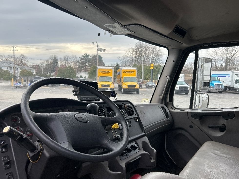 Refrigerated Truck-Light and Medium Duty Trucks-Freightliner-2019-M2-Chicopee-MA-271,245\n\t\tmiles-$ 33,500 - Image 18